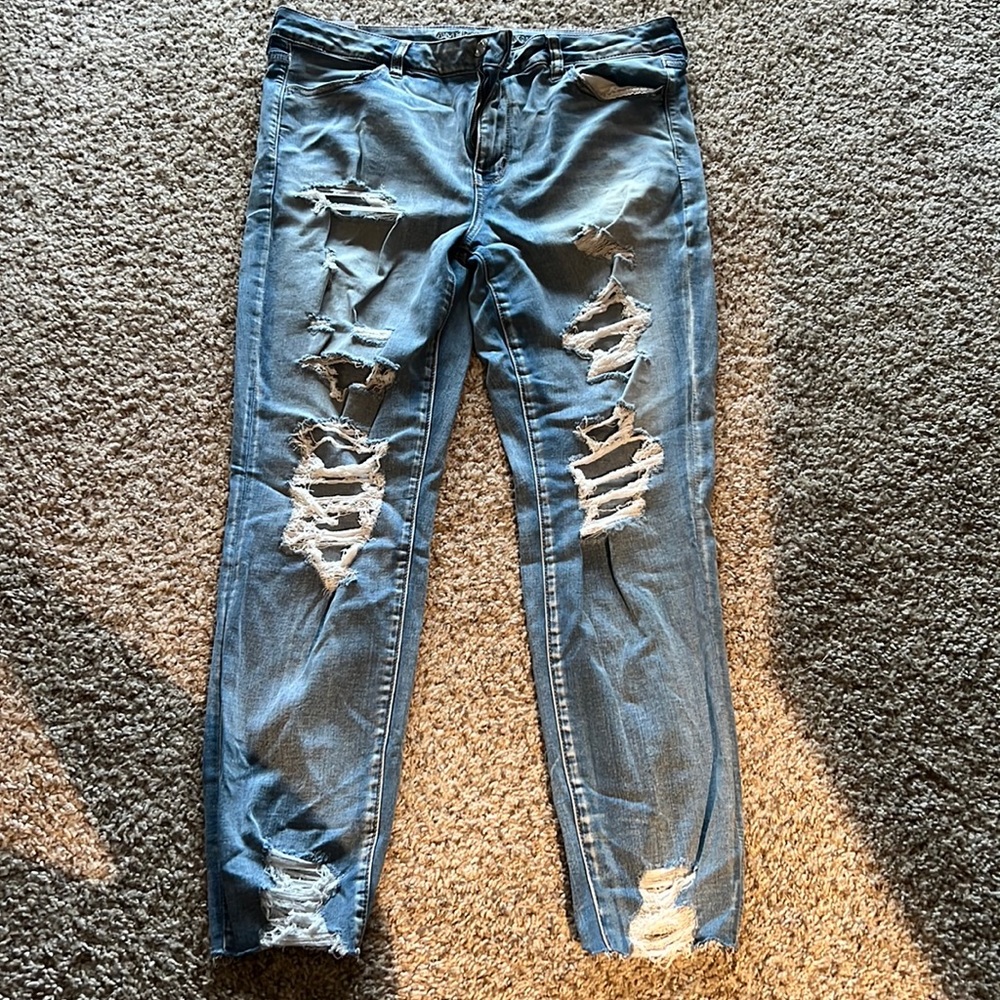 American Eagle ripped jegging